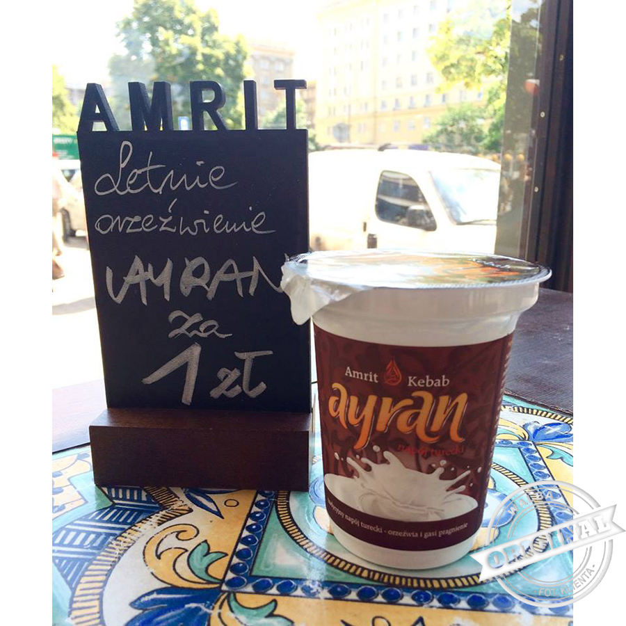 Tabliczka stolikowa wykonana na zamówienie przez WALBA dla restauracji orientalnej AMRIT 