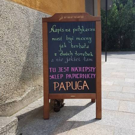 Potykacz reklamowy do sklepu dla plastyków PAPUGA Krosno