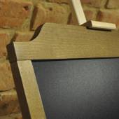 BARDZO DUŻA TABLICA KREDOWA w drewnianej ramie do zawieszenia w pionie - falista listwa górna z możliwością wygrawerowania logo 60x91,5 cm